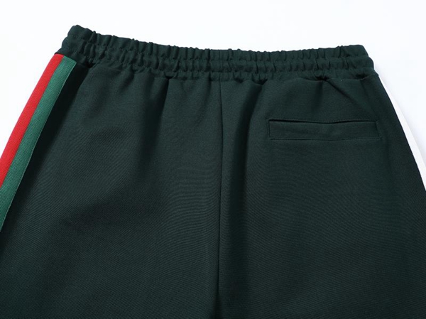 ブランドパーカー着用イメージ